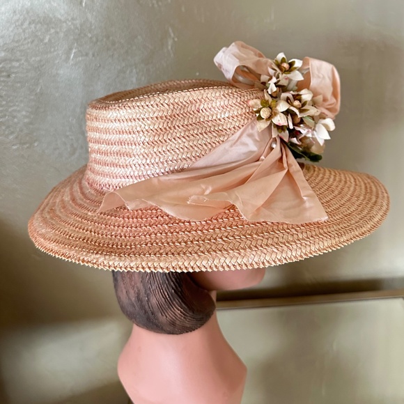 DELIGHTFUL 1960s\' IVORY/PEACH STRAW FEDORA + FABRIC FLOWERS & TAFFETA BANDS main image 11
